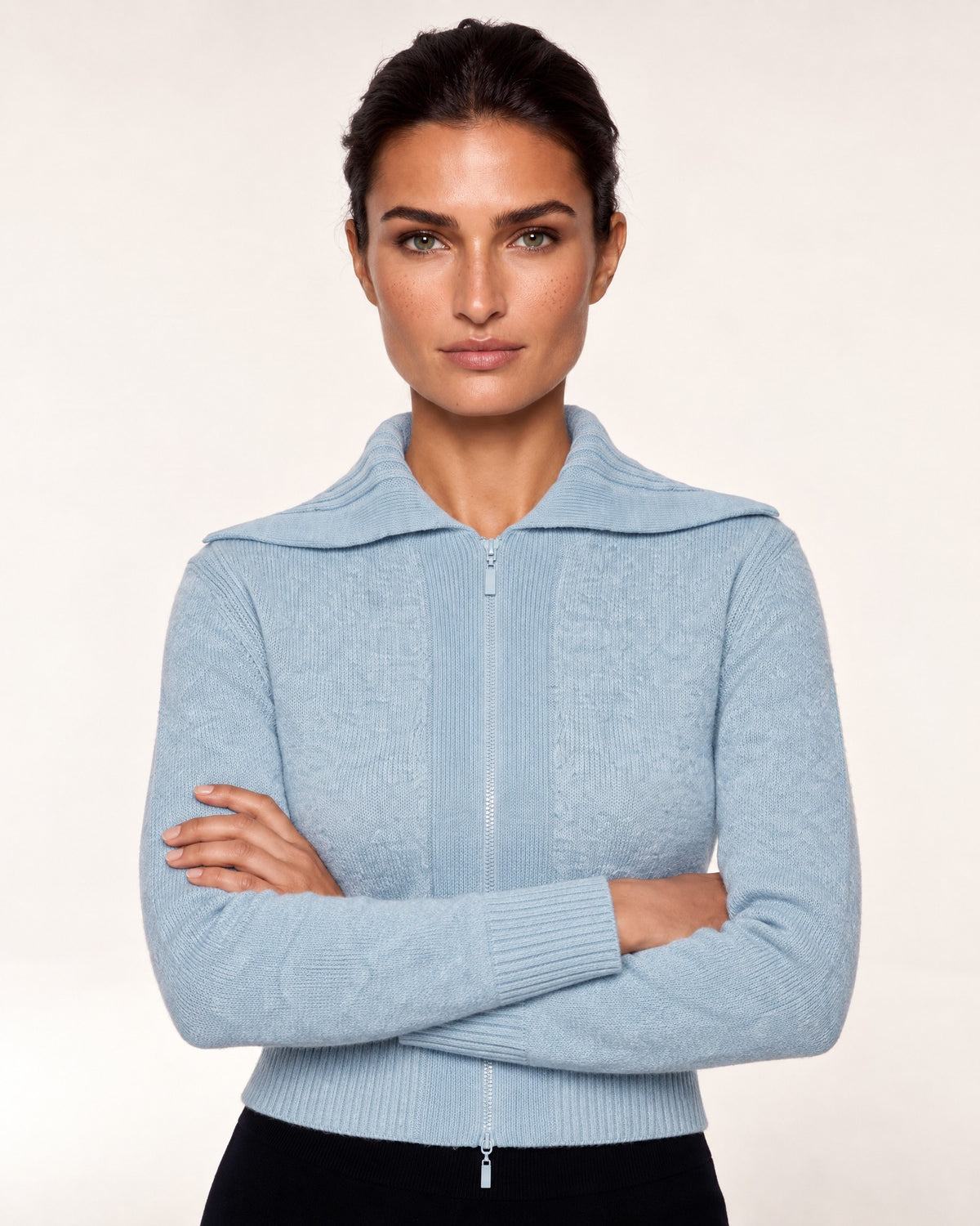Plaited Zip Cardigan in Horizon / Ivory, close-up of the collar and front detail — Kinross 100% cashmere at Island Cashmere